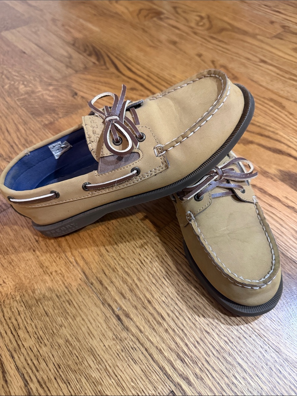 Boy’s Sperry Shoes. Size 4. Excellent Condition.